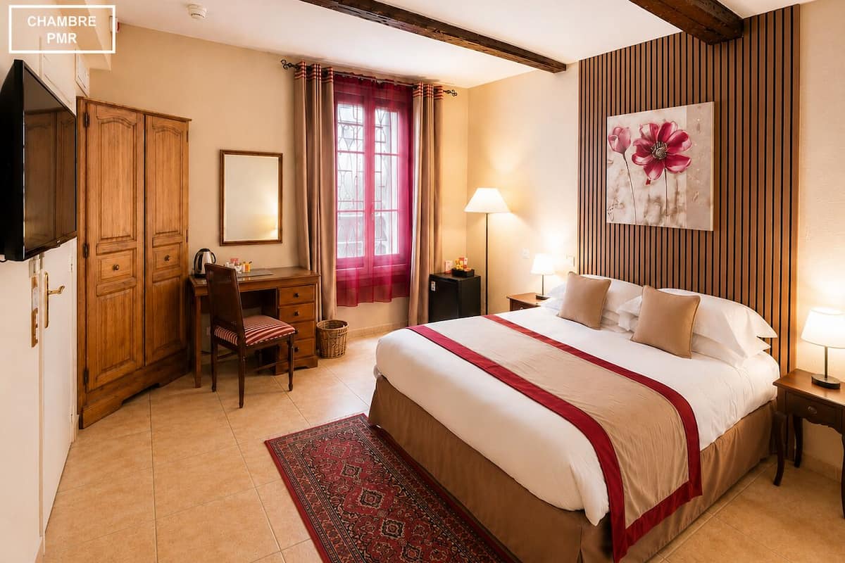 Superior Double Room, Accessible, Ensuite | Premium bedding, down duvets, desk, blackout curtains