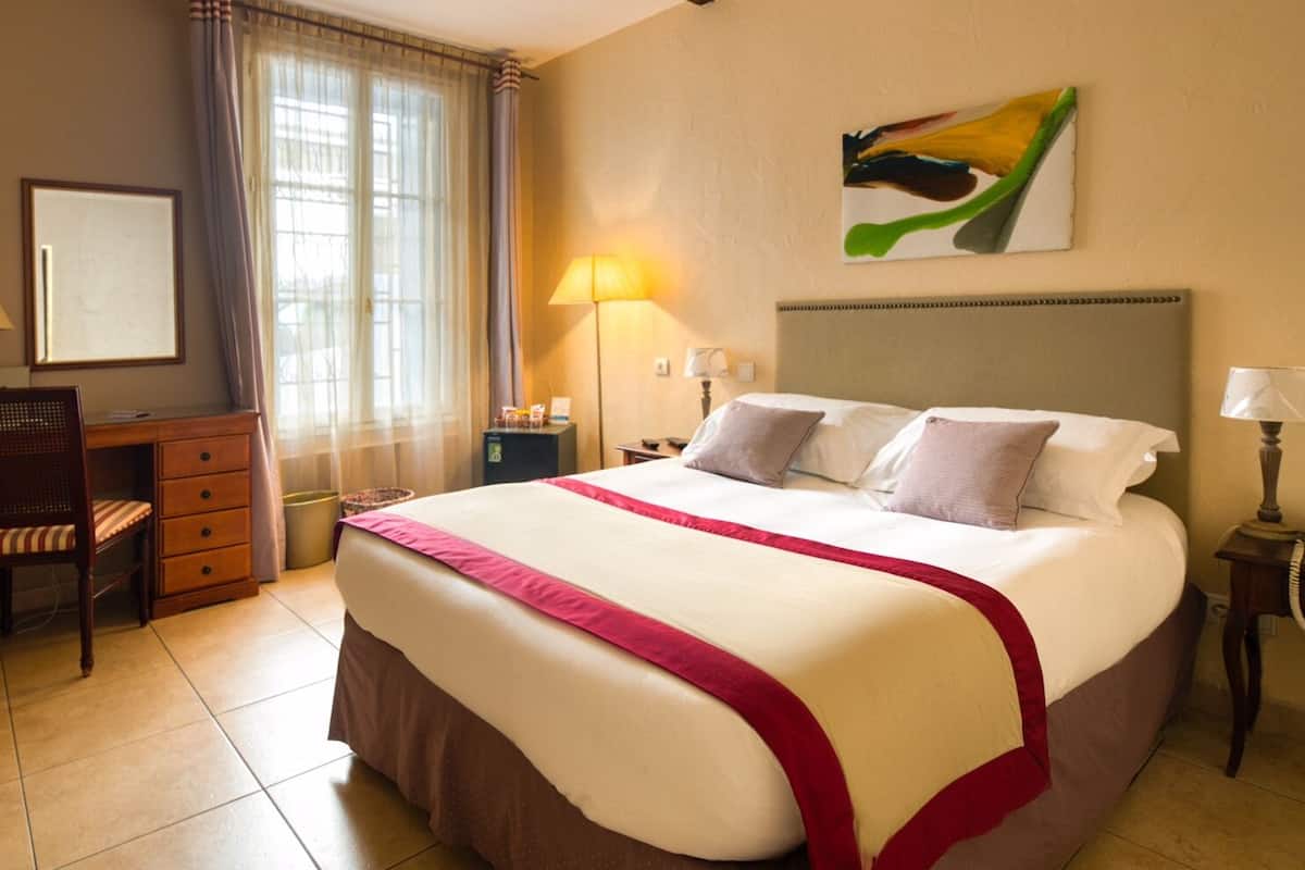 Classic Double Room, Accessible, Ensuite | Peralatan tempat tidur premium, gebar bulu kapas