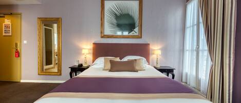 Deluxe tweepersoonskamer, en-suite badkamer (Luxe avec salon) | Luxe beddengoed, donsdekens, individueel gedecoreerd