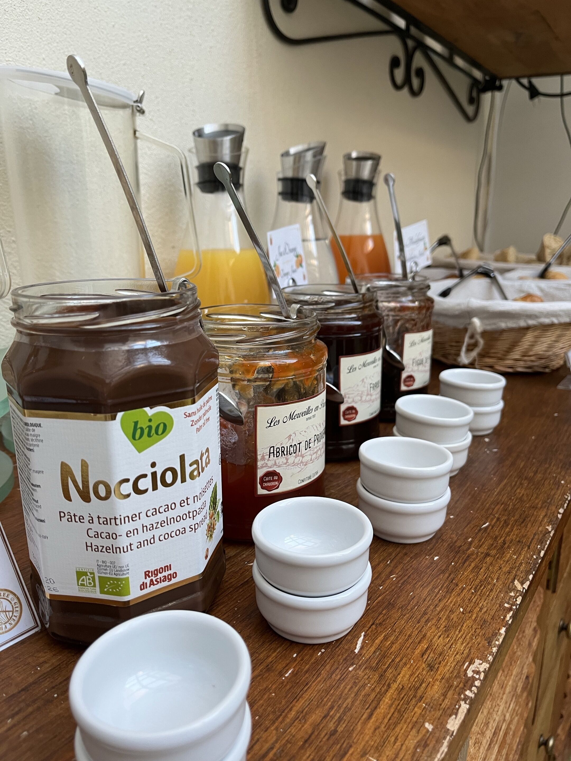 daily continental breakfast (eur 14 per person)