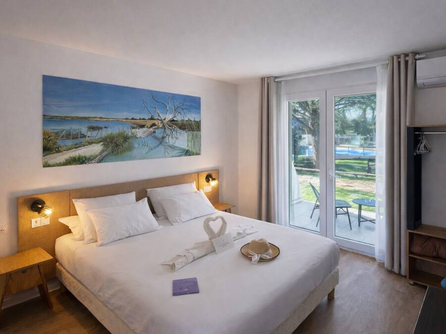 Double or Twin Room, Terrace | Individually decorated, individually furnished, desk, free WiFi