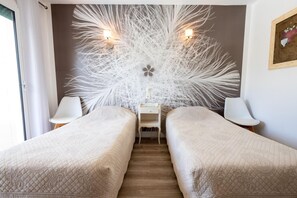 Soundproofing, iron/ironing board, free cribs/infant beds, rollaway beds - Hotel Le Quercy (Souillac)