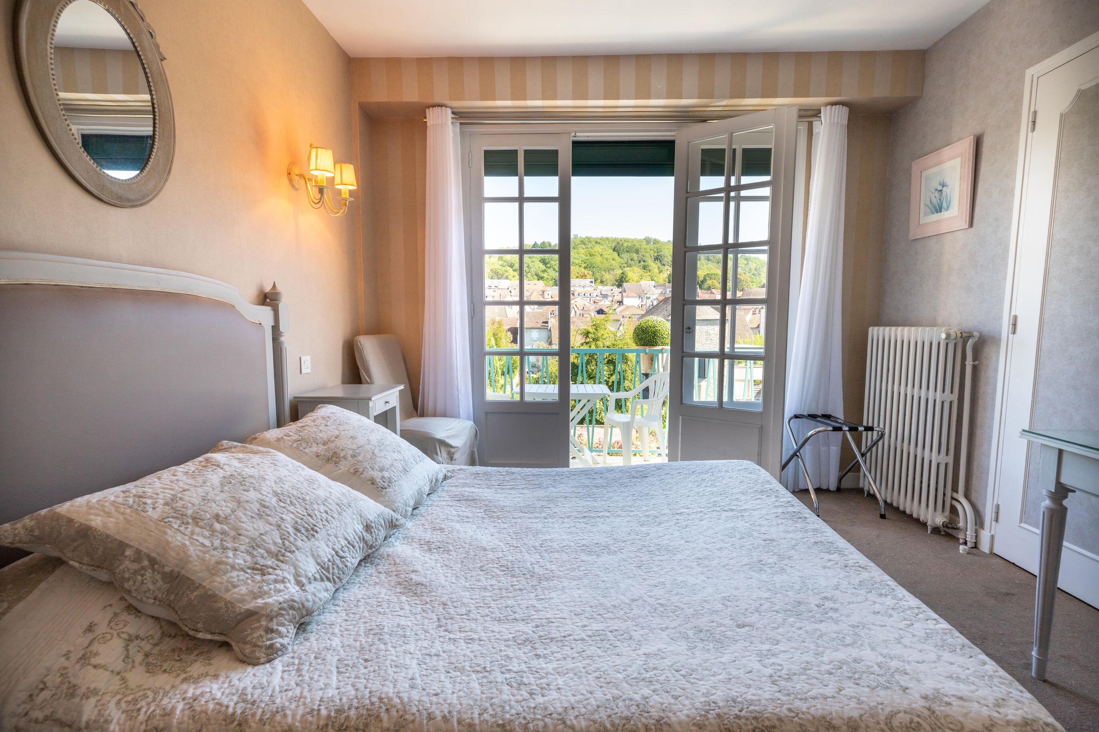 soundproofing, iron/ironing board, free cots/infant beds, rollaway beds