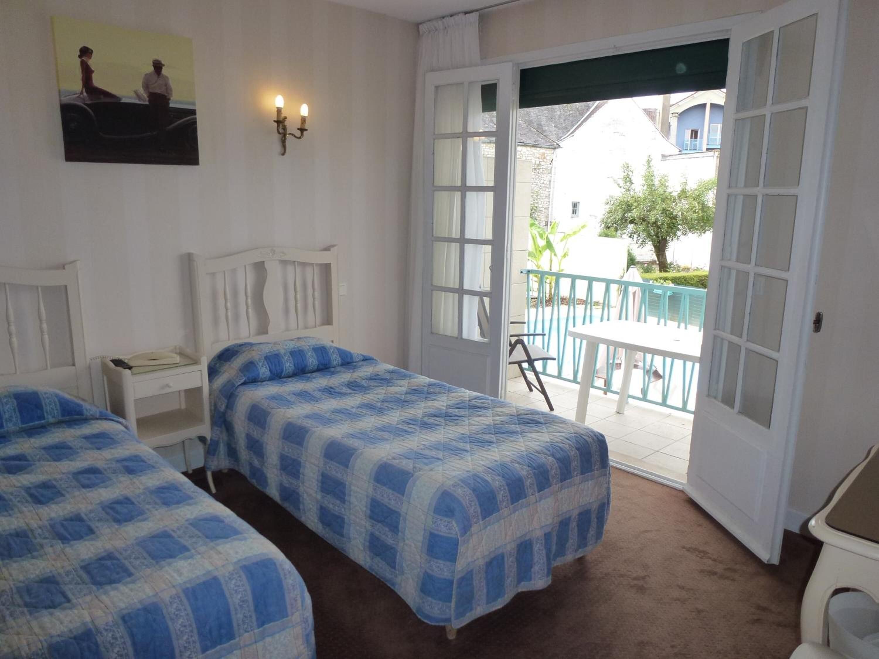 soundproofing, iron/ironing board, free cots/infant beds, rollaway beds