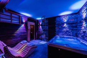 Sauna, hot tub, massages
