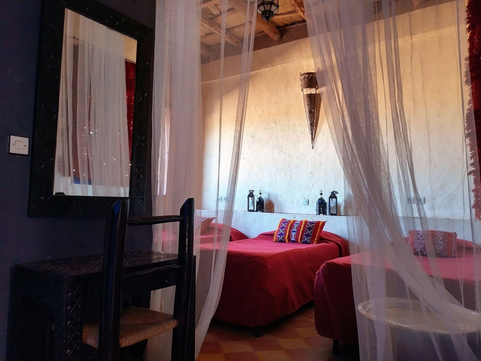 Décoration personnalisée, rideaux occultants, lits bébé (gratuits)