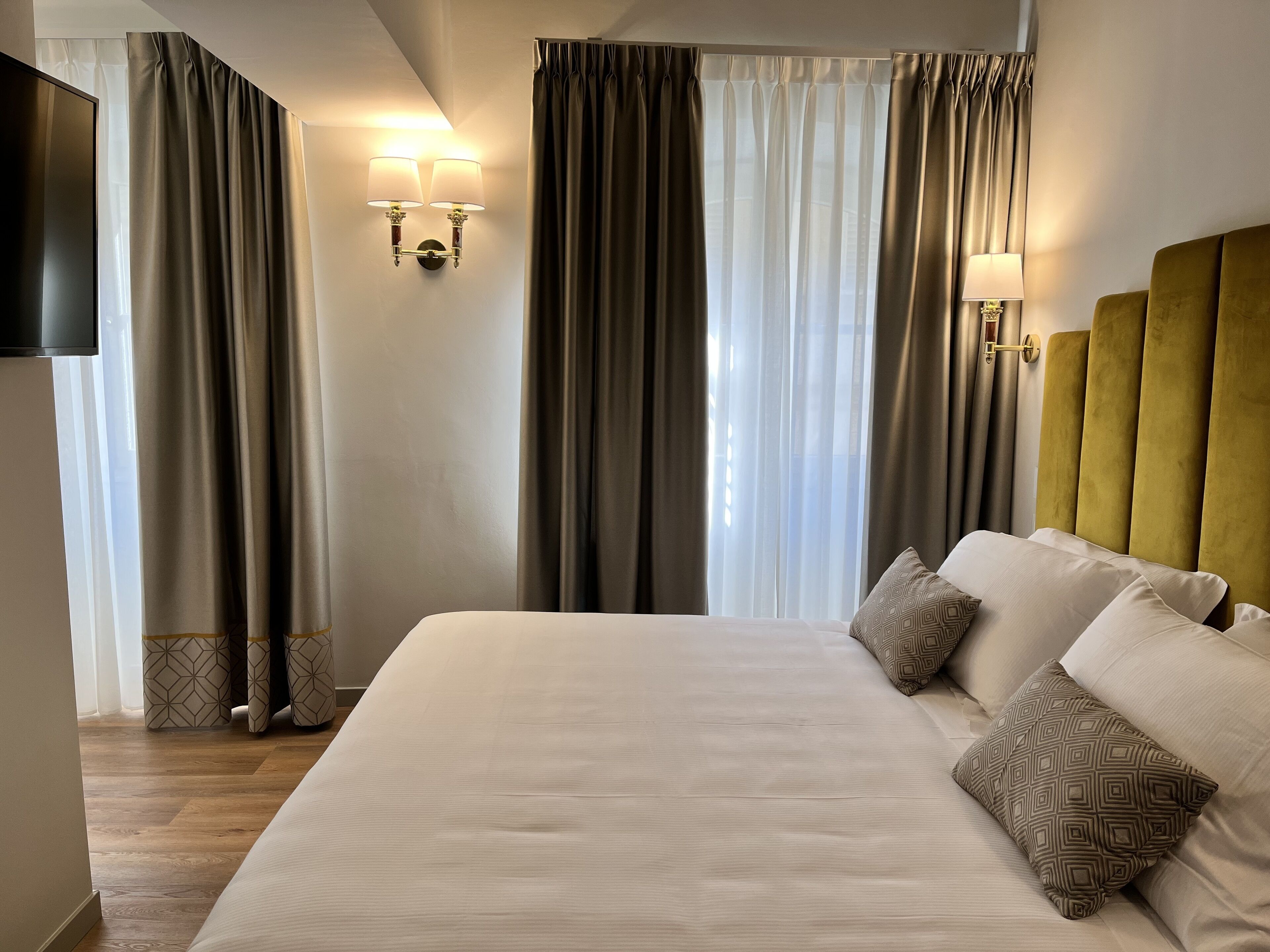 superior double or twin room | 1 bedroom, premium bedding, down duvets, pillow-top beds