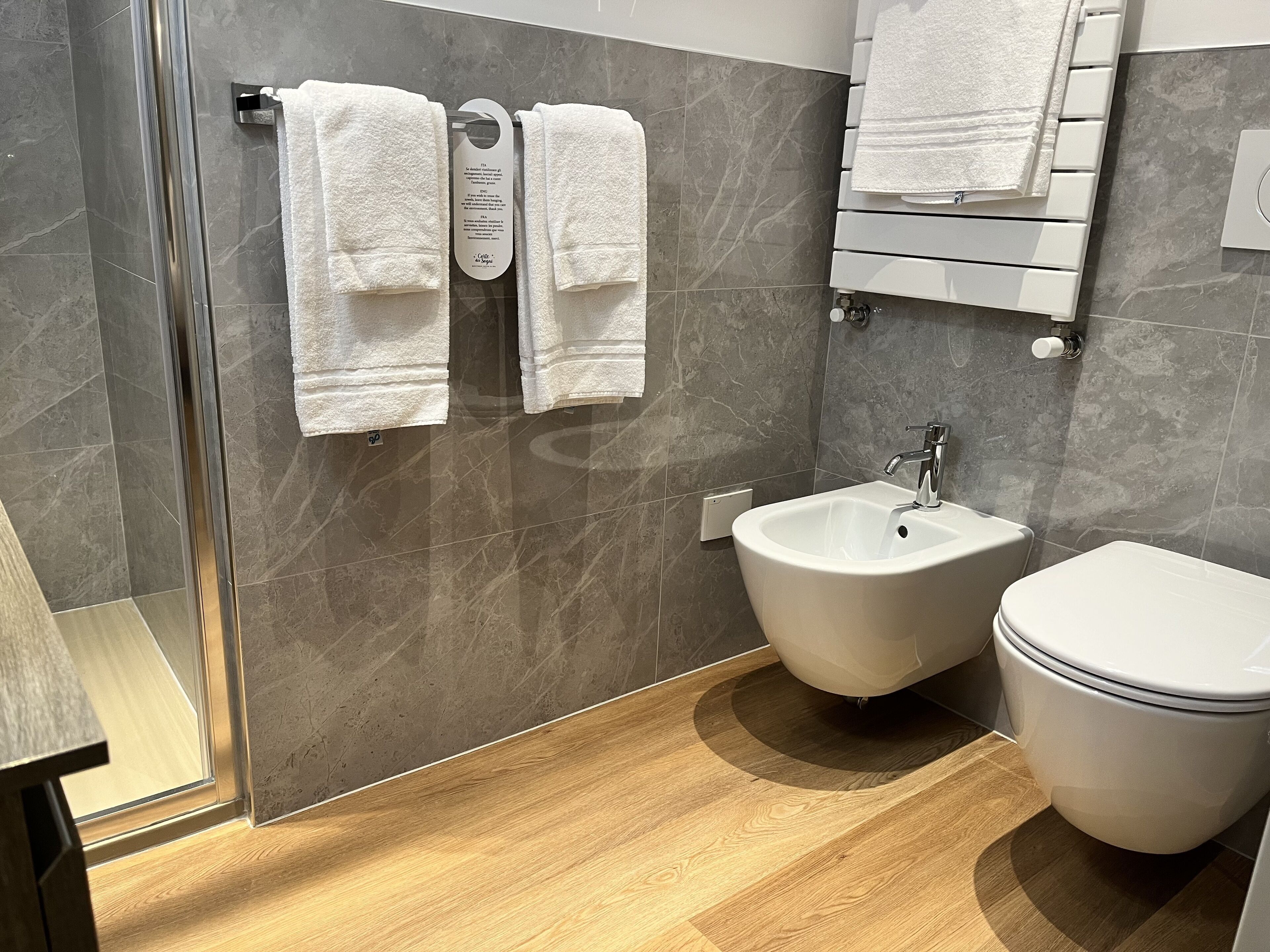 superior double or twin room | bathroom | free toiletries, hair dryer, bidet, towels