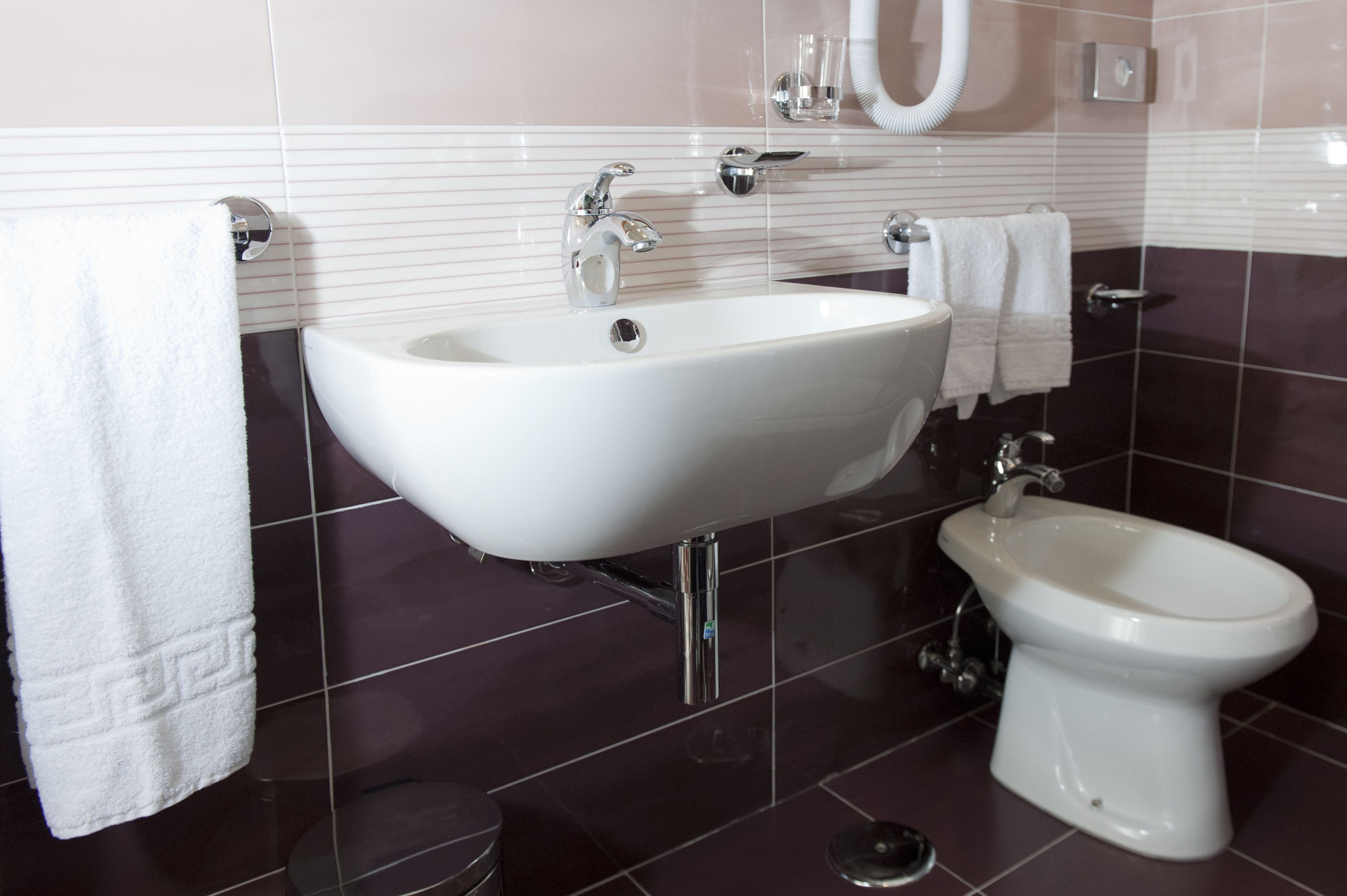 shower, free toiletries, hair dryer, slippers