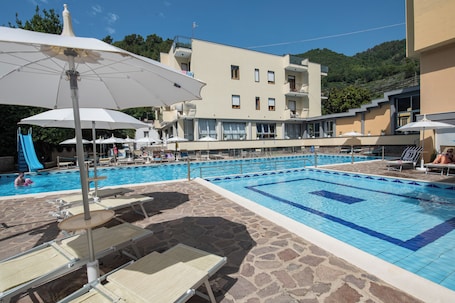Exterior. Hotel Residence San Pietro