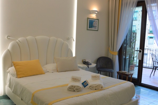 Superior Double Room | 1 bedroom, premium bedding, minibar, in-room safe