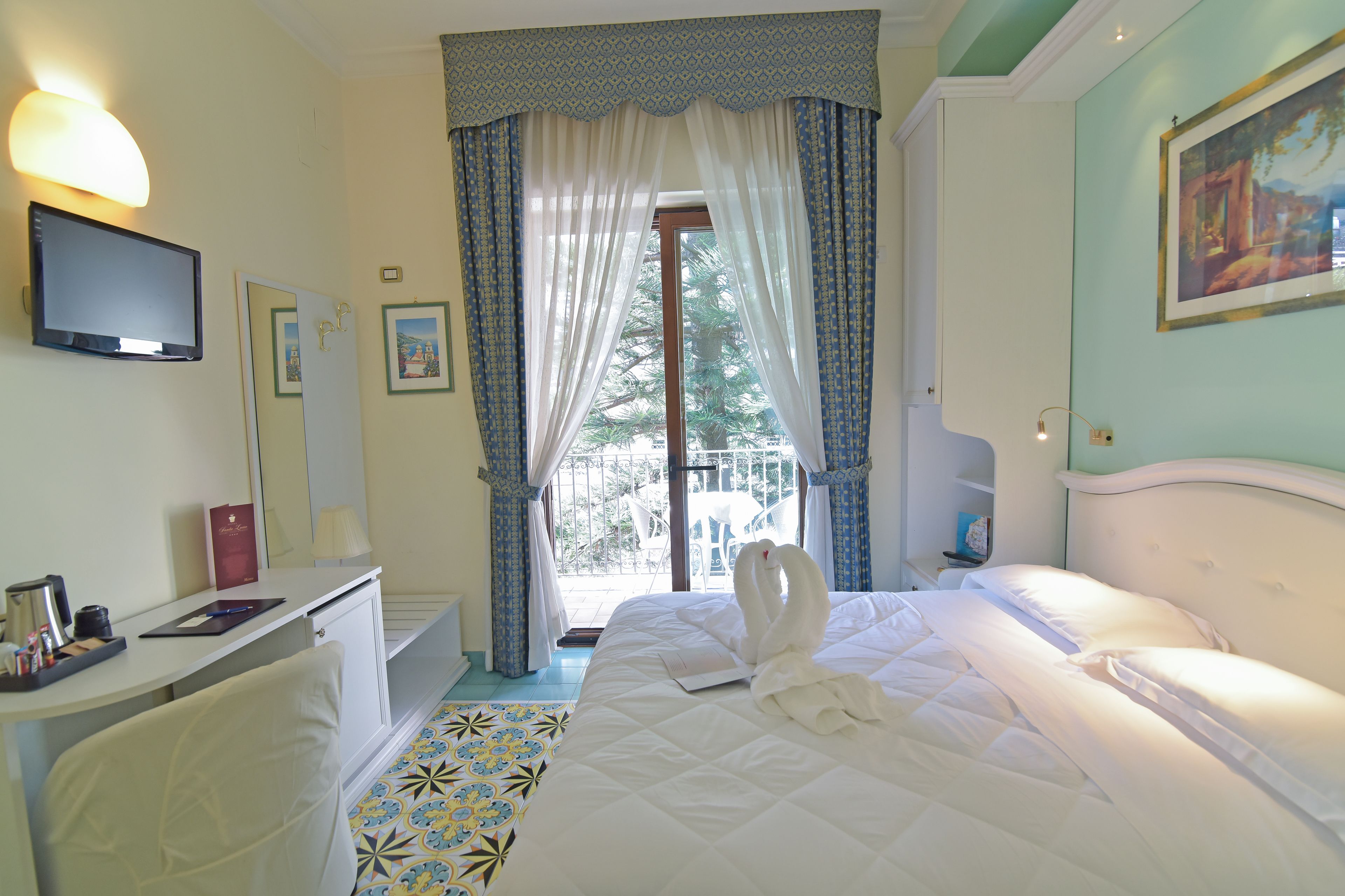classic double room, balcony | 1 bedroom, premium bedding, minibar, in-room safe