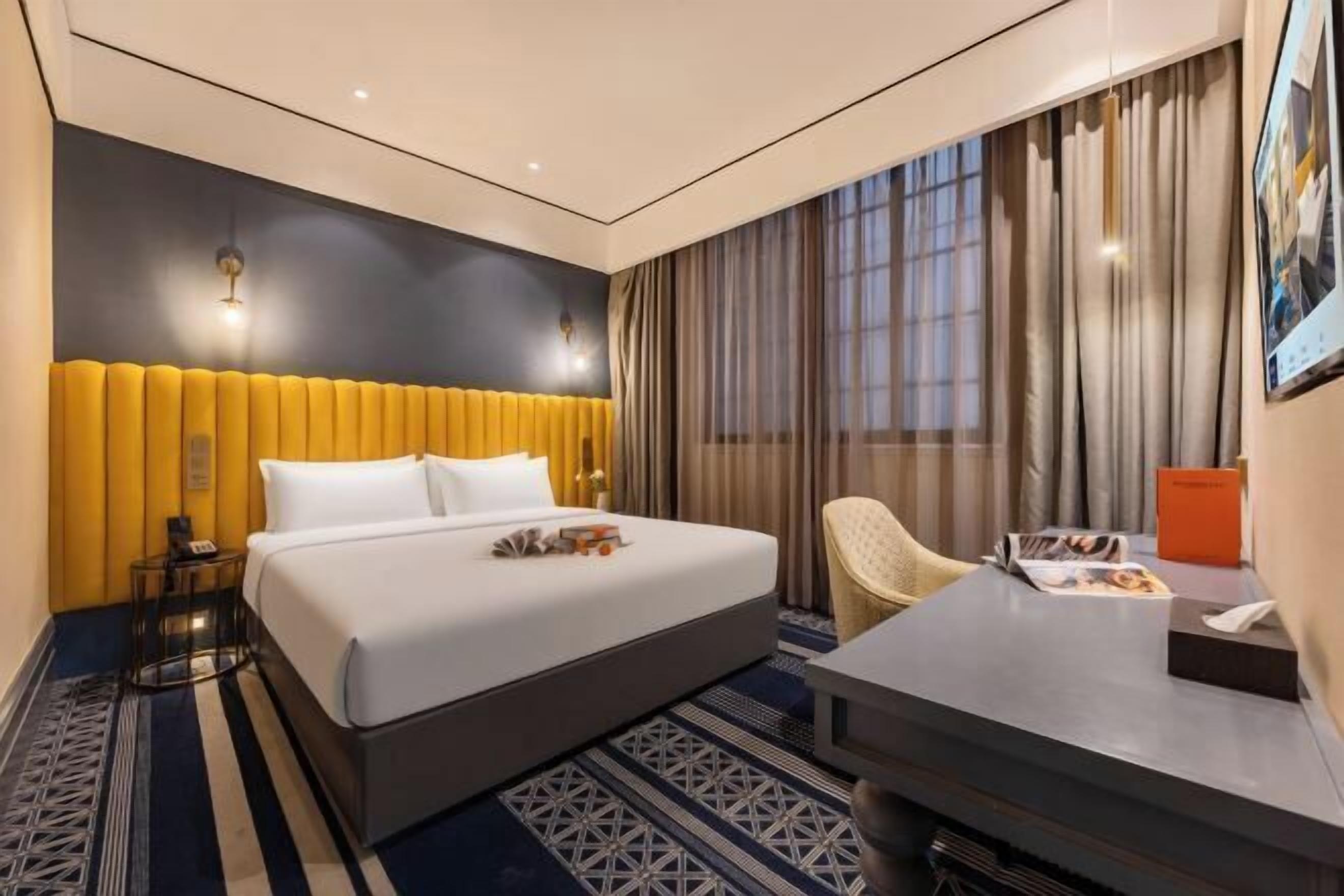 In-room safe, desk, soundproofing, free WiFi