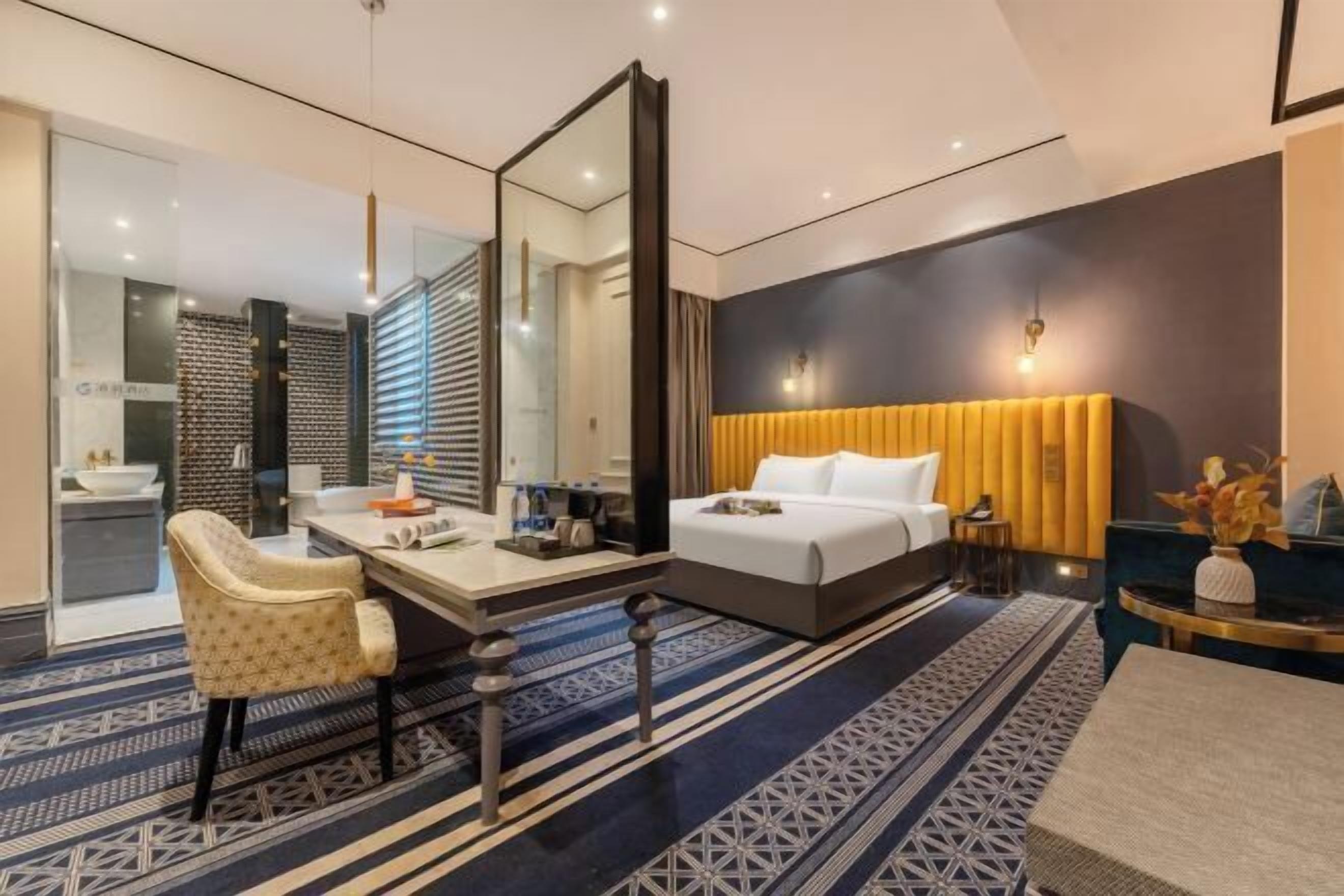 In-room safe, desk, soundproofing, free WiFi