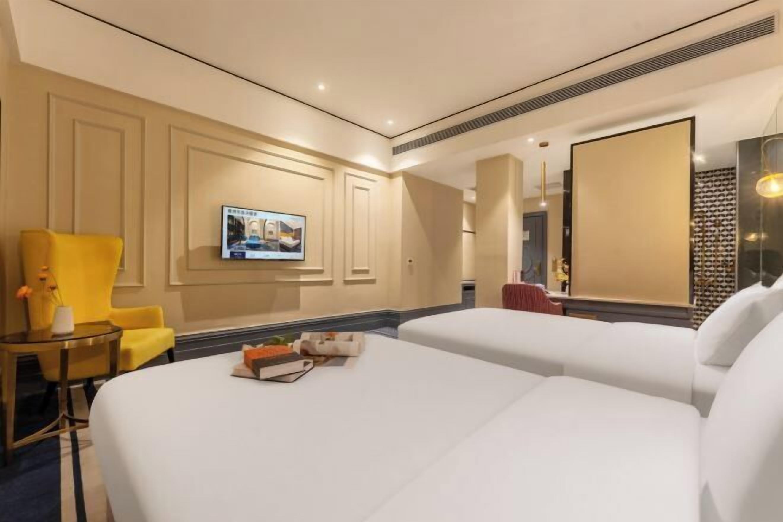 In-room safe, desk, soundproofing, free WiFi