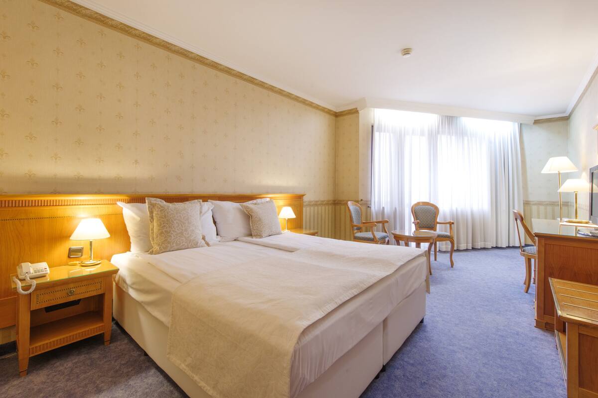 Minibar, in-room safe, blackout drapes, soundproofing