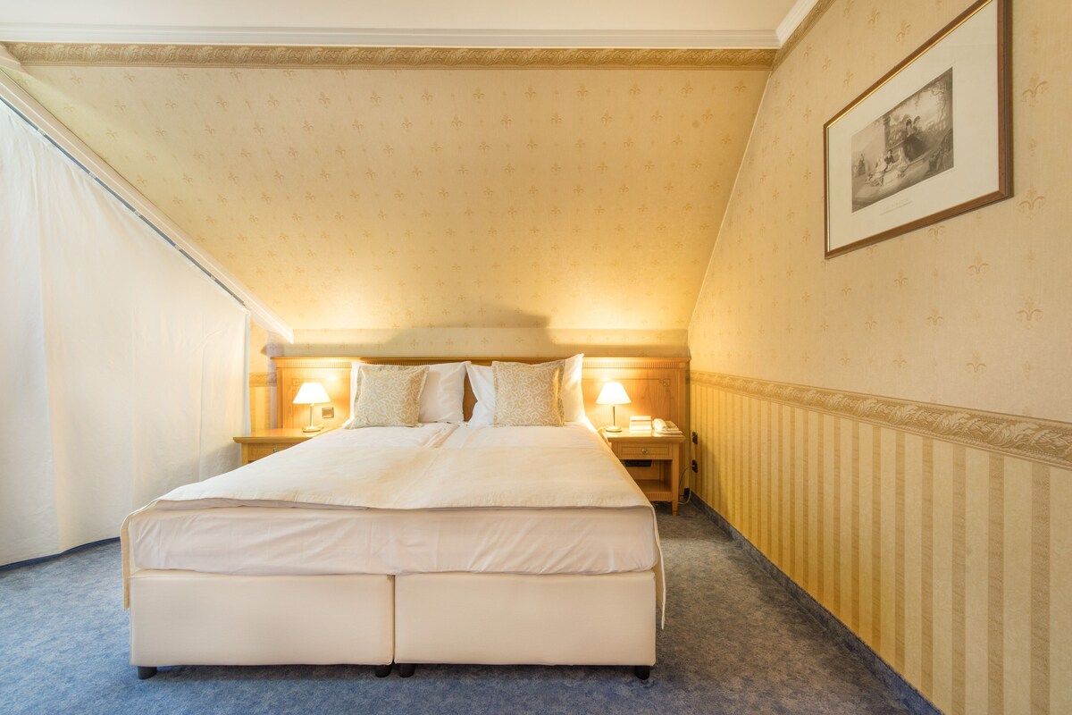 Minibar, in-room safe, blackout drapes, soundproofing