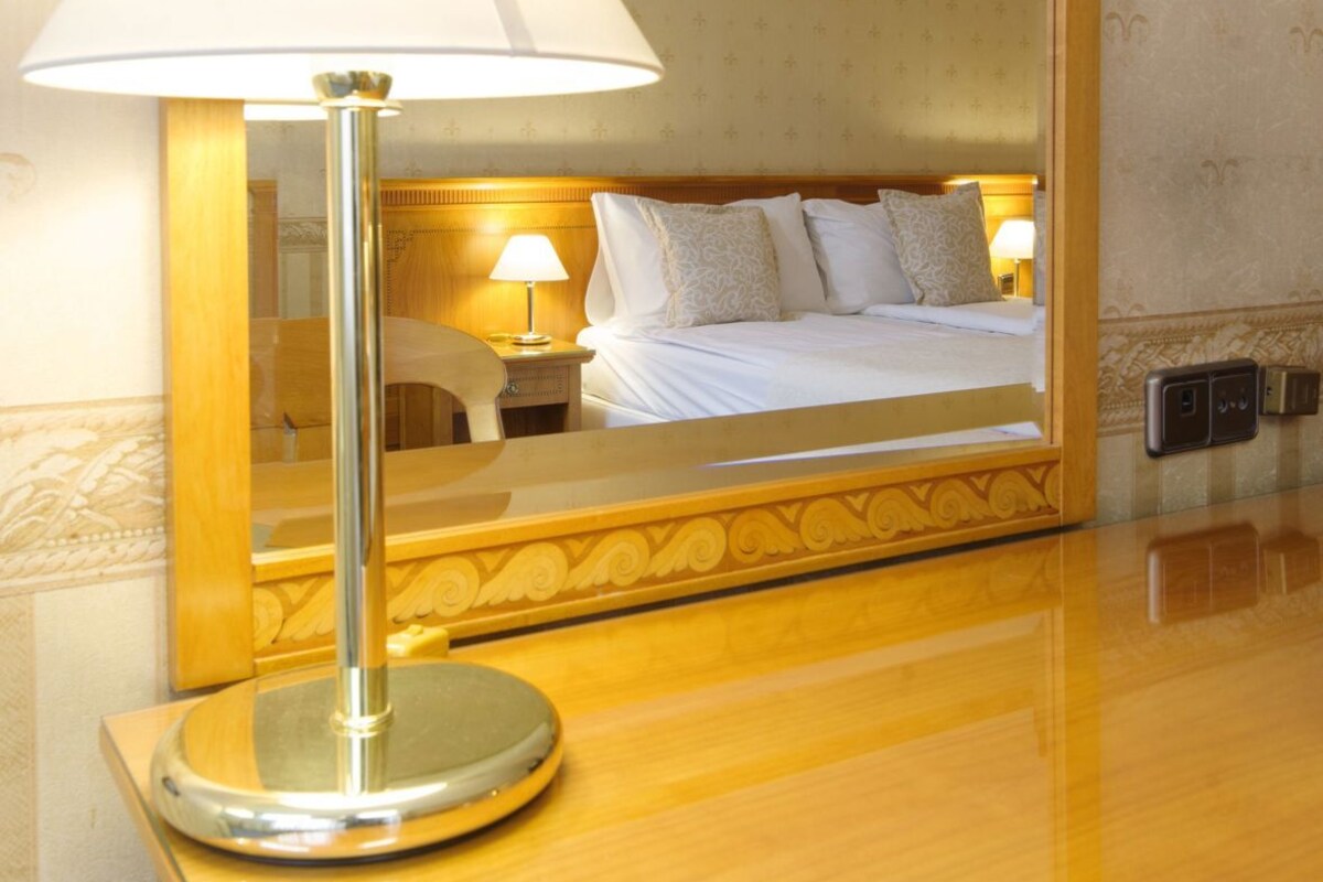 Minibar, in-room safe, blackout drapes, soundproofing