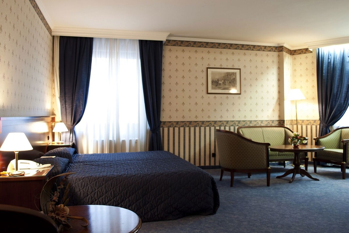 Minibar, in-room safe, blackout drapes, soundproofing
