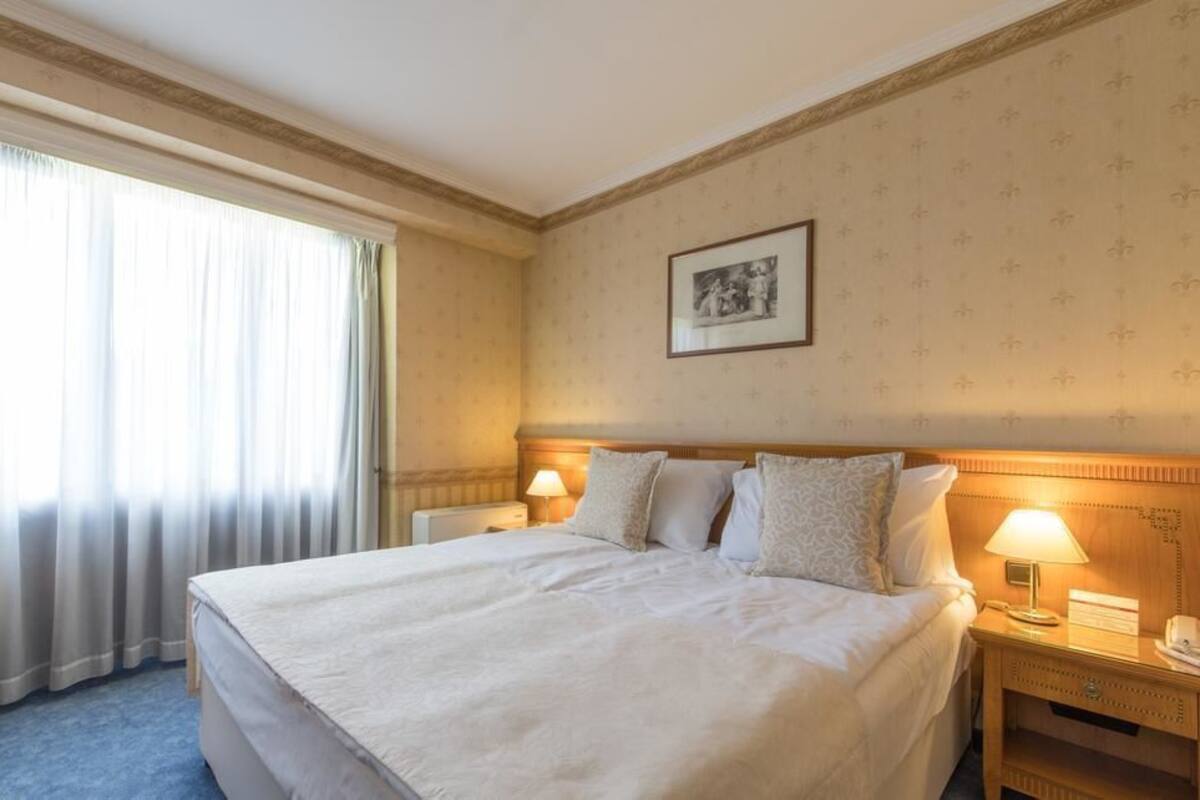 迷你吧、房內夾萬、遮光窗簾/窗簾、隔音