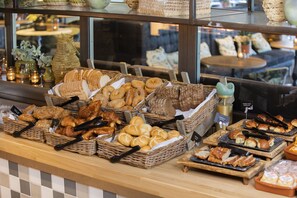 Dagelijks ontbijtbuffet (toeslag)
