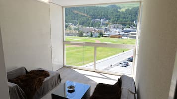 Superior tweepersoonskamer, 1 queensize bed, veranda, uitzicht op bergen | Terras