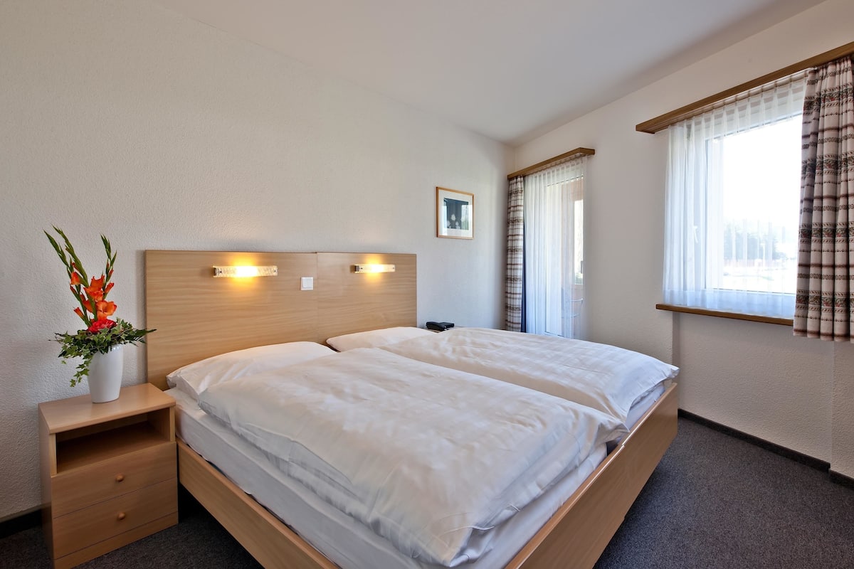Double Room, Balcony | Hypo-allergenic bedding available, in-room safe, desk, blackout drapes