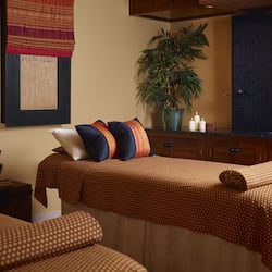 Couples treatment room(s), sauna, Turkish bath/hammam, body treatments