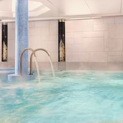 Couples treatment room(s), sauna, Turkish bath/hammam, body treatments