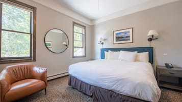 Habitación estándar, 1 cama de matrimonio grande | Ropa de cama hipoalergénica y decoración individual