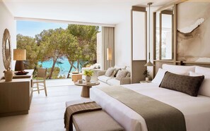Minibar, in-room safe, desk, iron/ironing board - Blau PortoPetro Beach Resort & Spa (Santanyi)
