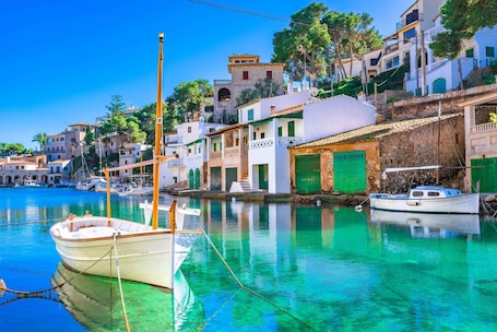 Verschiedenes. Blau PortoPetro Beach Resort & Spa