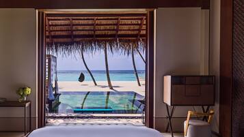 Premium bedding, free minibar items, in-room safe