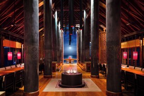 6 restaurants; breakfast, lunch, and brunch served - One&Only Reethi Rah (Reethi Rah)