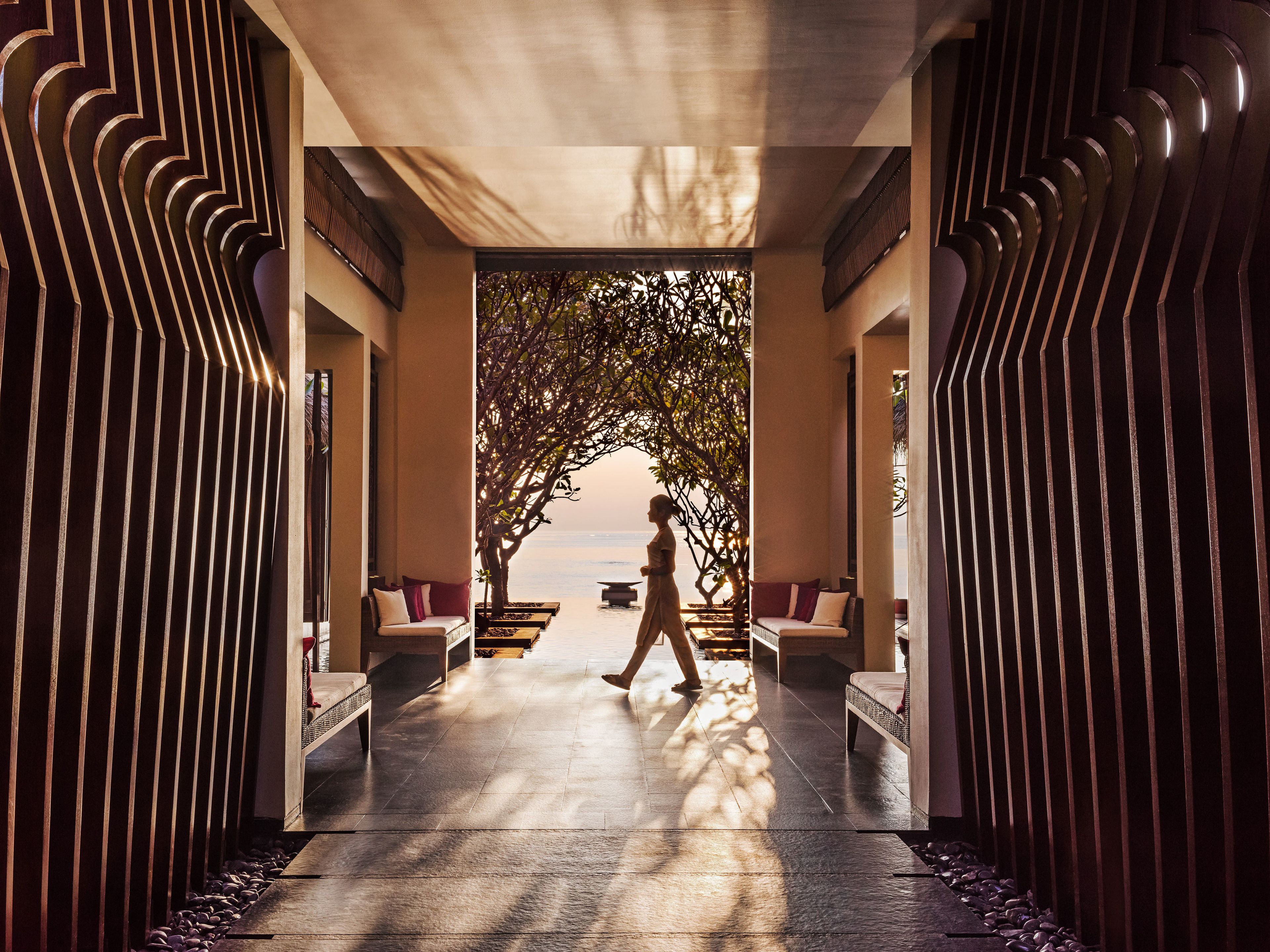 6 restaurants, breakfast, lunch, brunch served; asian cuisine