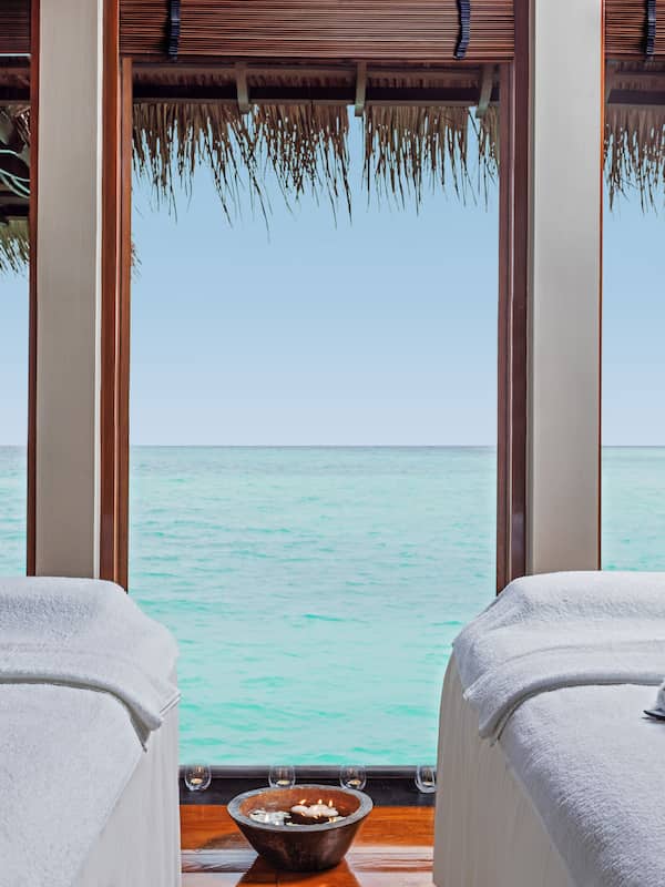 Couples treatment rooms, sauna, steam room, body treatments