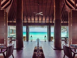 6 restaurantes, se sirven desayunos, comidas, brunch y cocina asiática