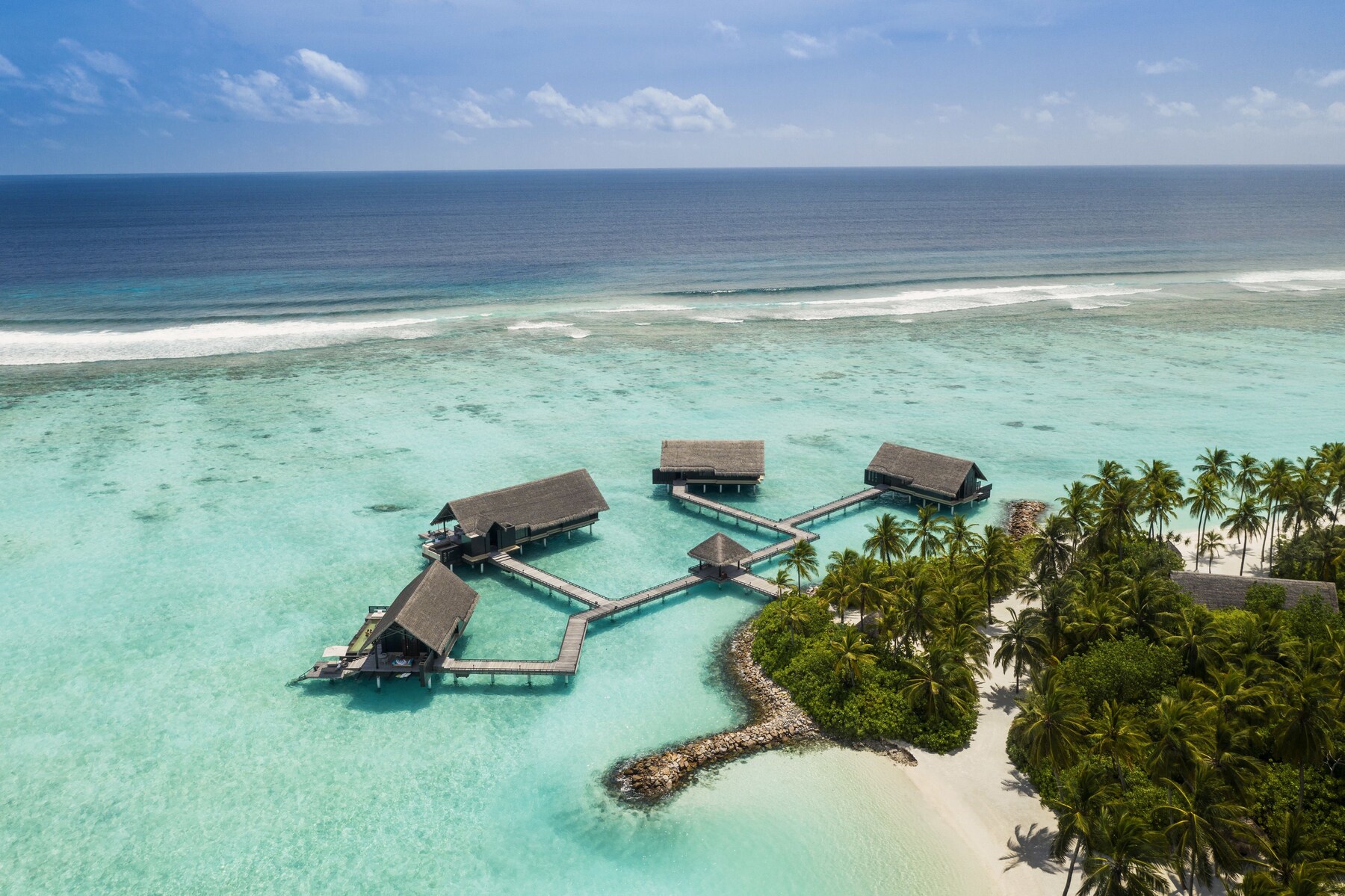 Grand Water Villa With Pool | Beach/ocean view