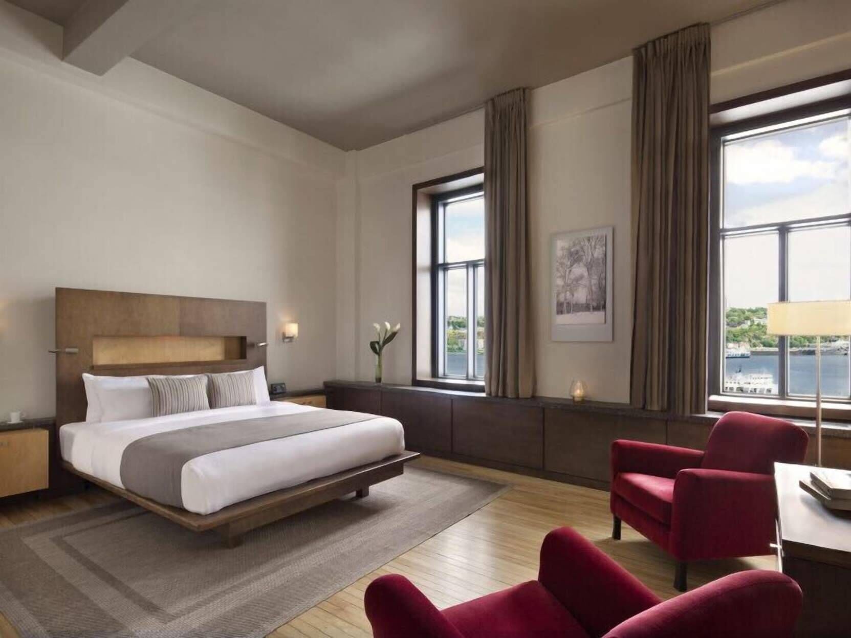 Egyptian cotton sheets, premium bedding, down comforters, pillowtop beds