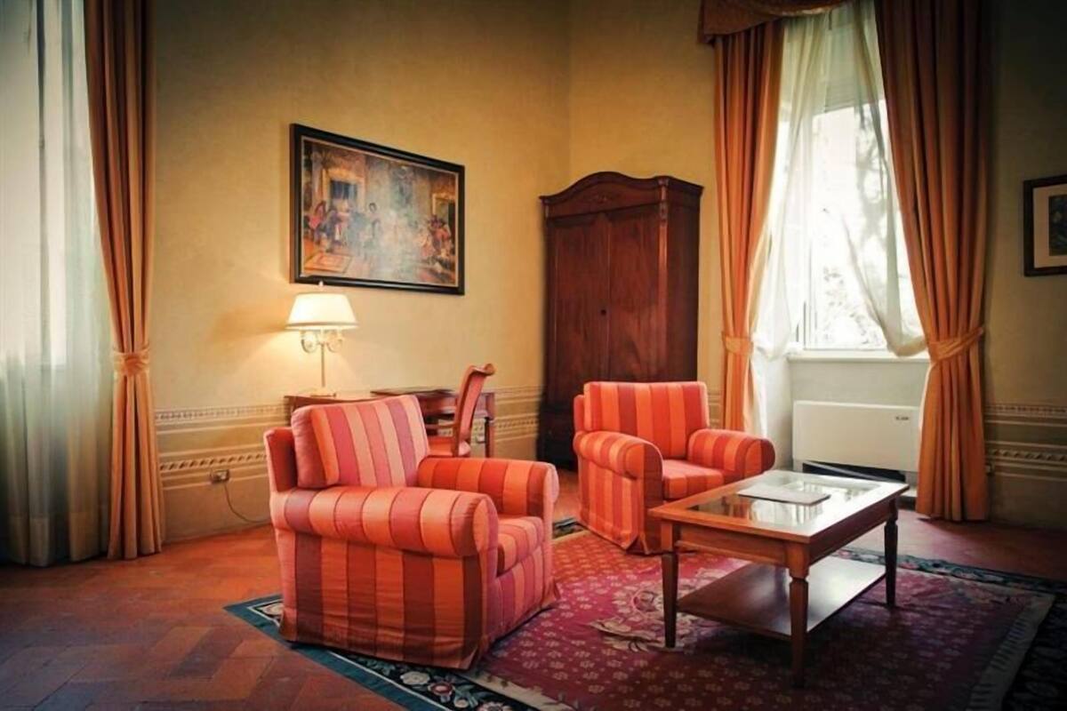 Suite, 1 Double or 2 Twin Beds | Living area