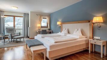 Doppelzimmer, Balkon (South) | 1 Schlafzimmer, Allergikerbettwaren, Daunenbettdecken, Minibar