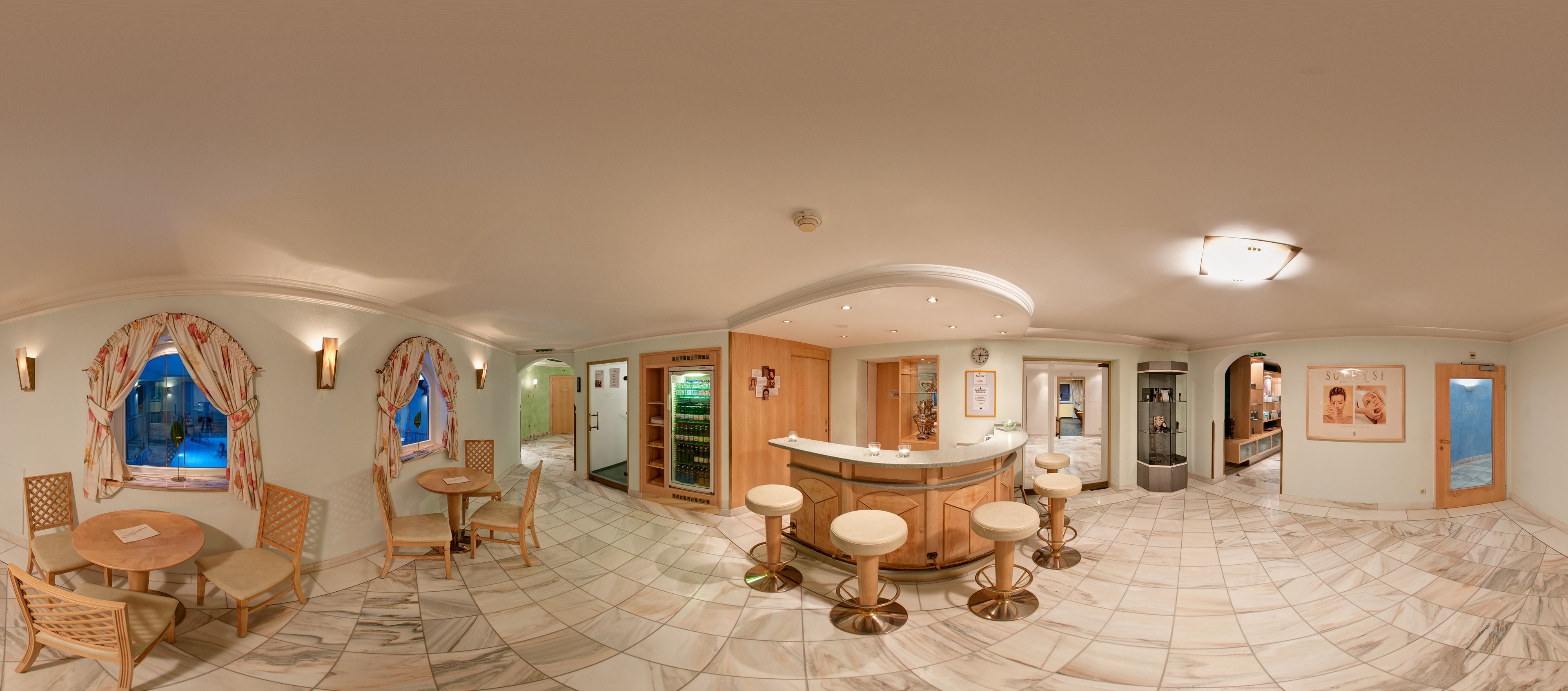 sauna, hot tub, steam room, body treatments, aromatherapy