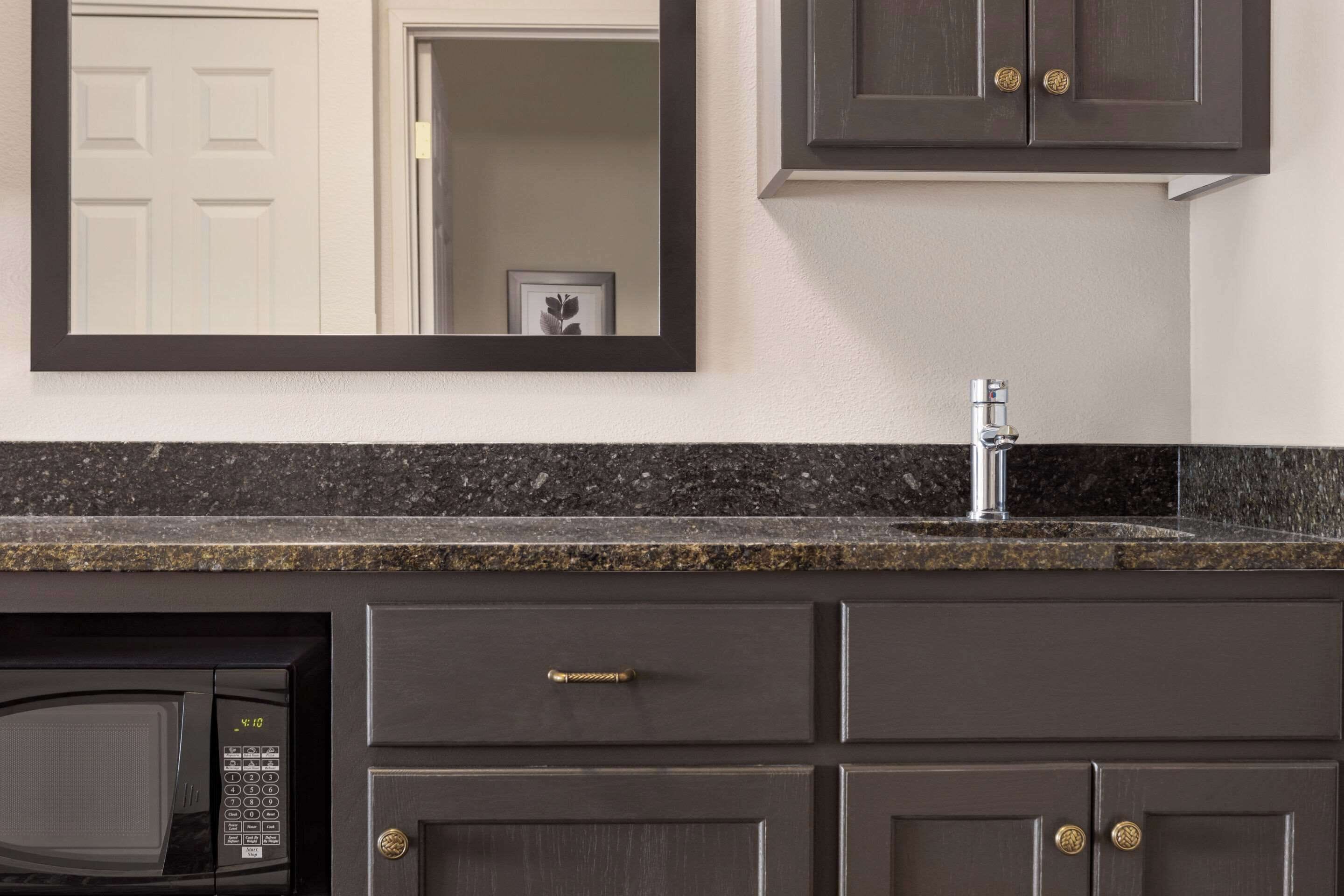 1 bedroom, in-room safe, desk, laptop workspace