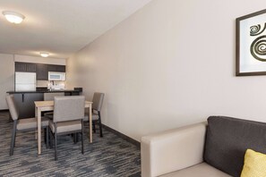 In-room safe, desk, laptop workspace, iron/ironing board - Country Inn & Suites by Radisson, St. Cloud East, MN (St Cloud)