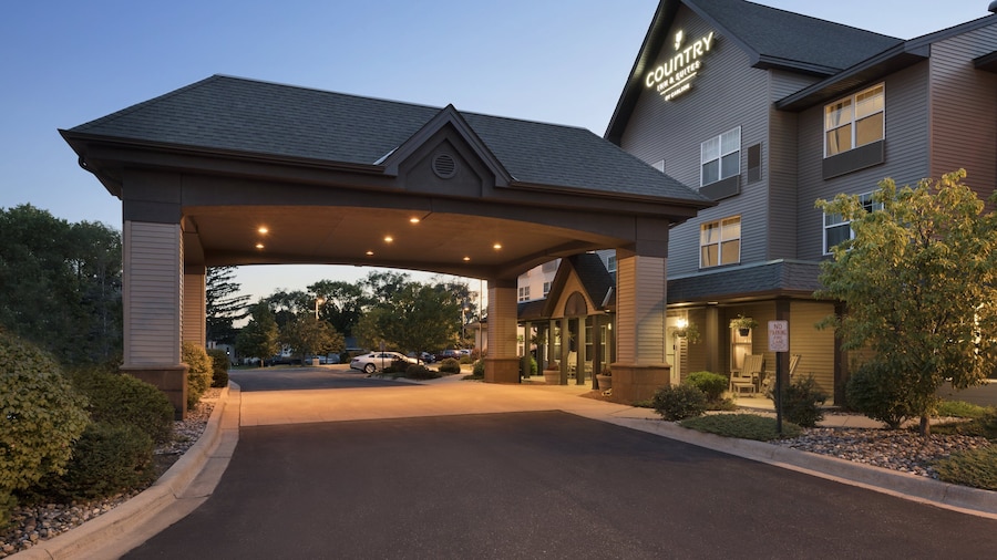 Country Inn & Suites by Radisson, St. Cloud East, MN