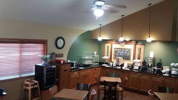 Free daily continental breakfast