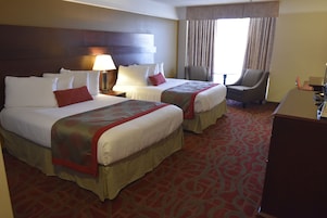 Habitación estándar, 2 camas de matrimonio, no fumadores | Ropa de cama de alta calidad y colchones con acolchado adicional