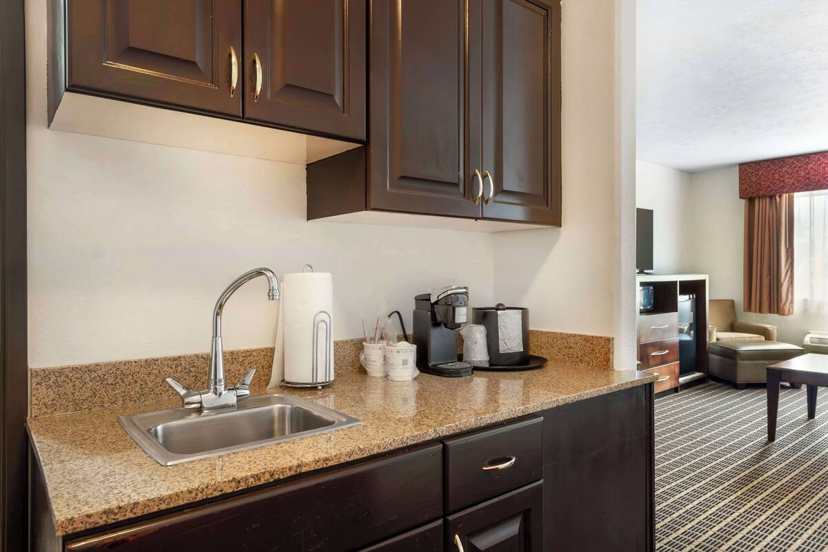 pillow-top beds, iron/ironing board, wifi, bed sheets