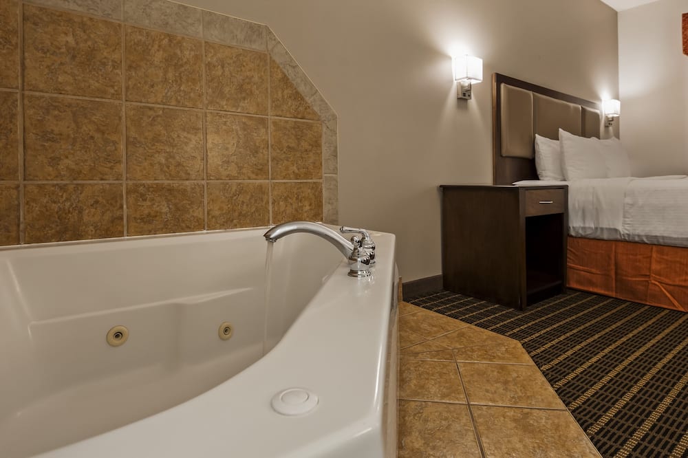 Best Western Plus Eagleridge Inn & Suites