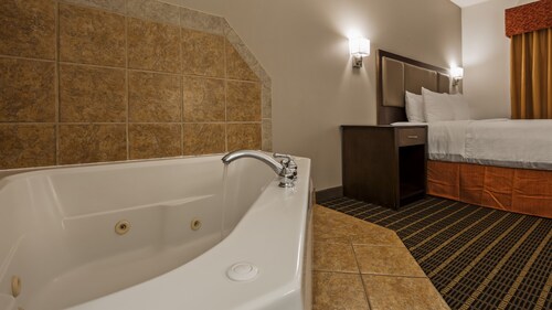 Best Western Plus Eagleridge Inn & Suites